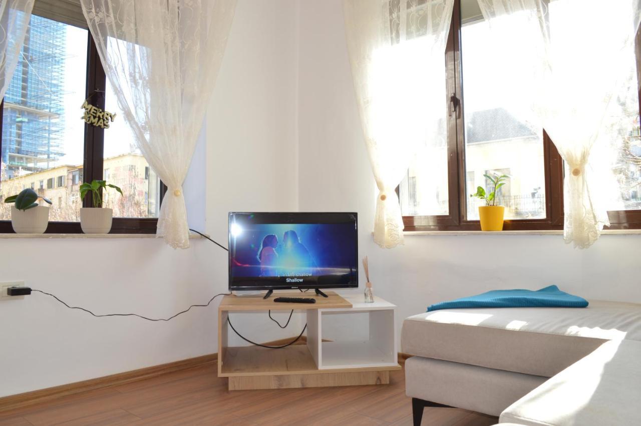 Rh Center Apartment *